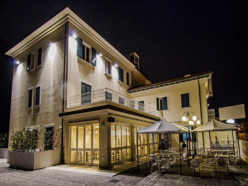 Hotel Butterfly Torre del Lago Puccini Exterior photo