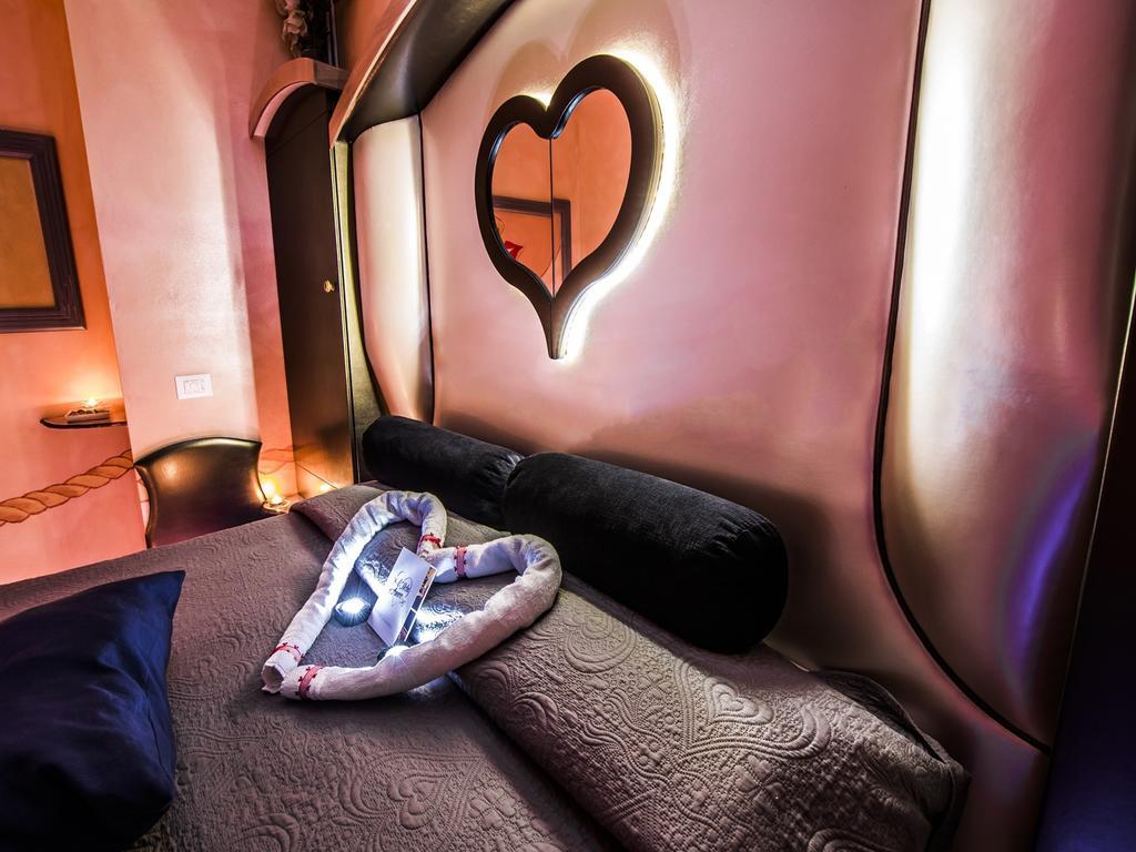 Hotel Butterfly Torre del Lago Puccini Room photo
